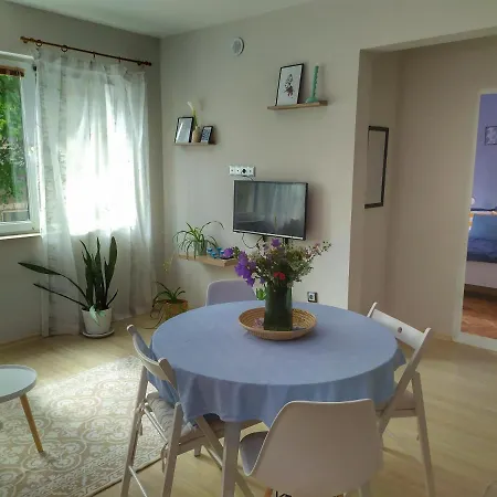 Apartment Into The Blue, 4 Guests, 5 Min Away From The