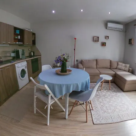 Into The Blue, 4 Guests, 5 Min Away From The Apartament