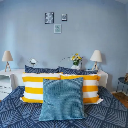 Into The Blue, 4 Guests, 5 Min Away From The Apartament *