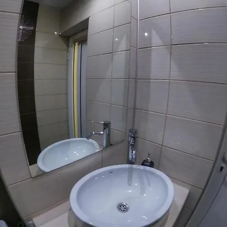 Into The Blue, 4 Guests, 5 Min Away From The *