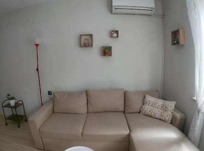 Into The Blue, 4 Guests, 5 Min Away From The Apartment